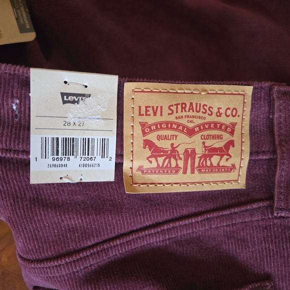 Levi's Women's High Waisted Tapered Corduroy Mom Jeans In Burgundy Size W28 L27 - Picture 9 of 16